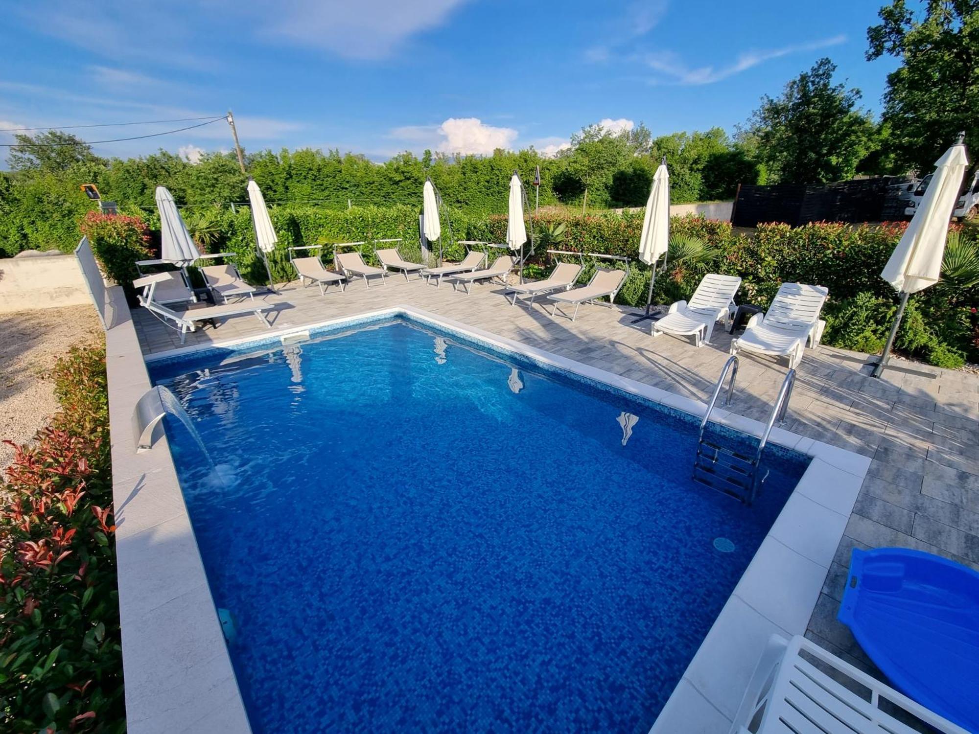Apartments Lea With Pool Malinska Exterior photo