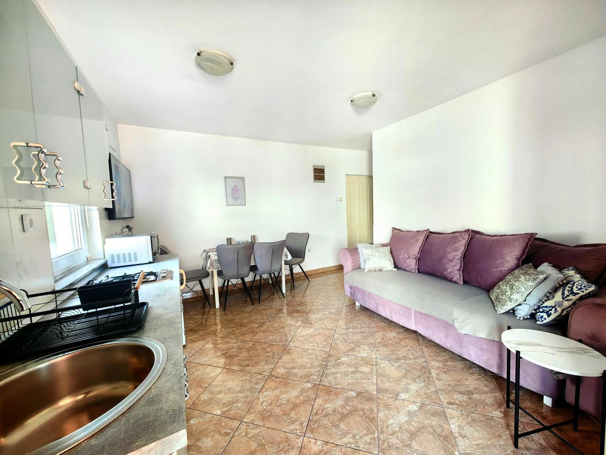 Apartments Lea With Pool Malinska Exterior photo