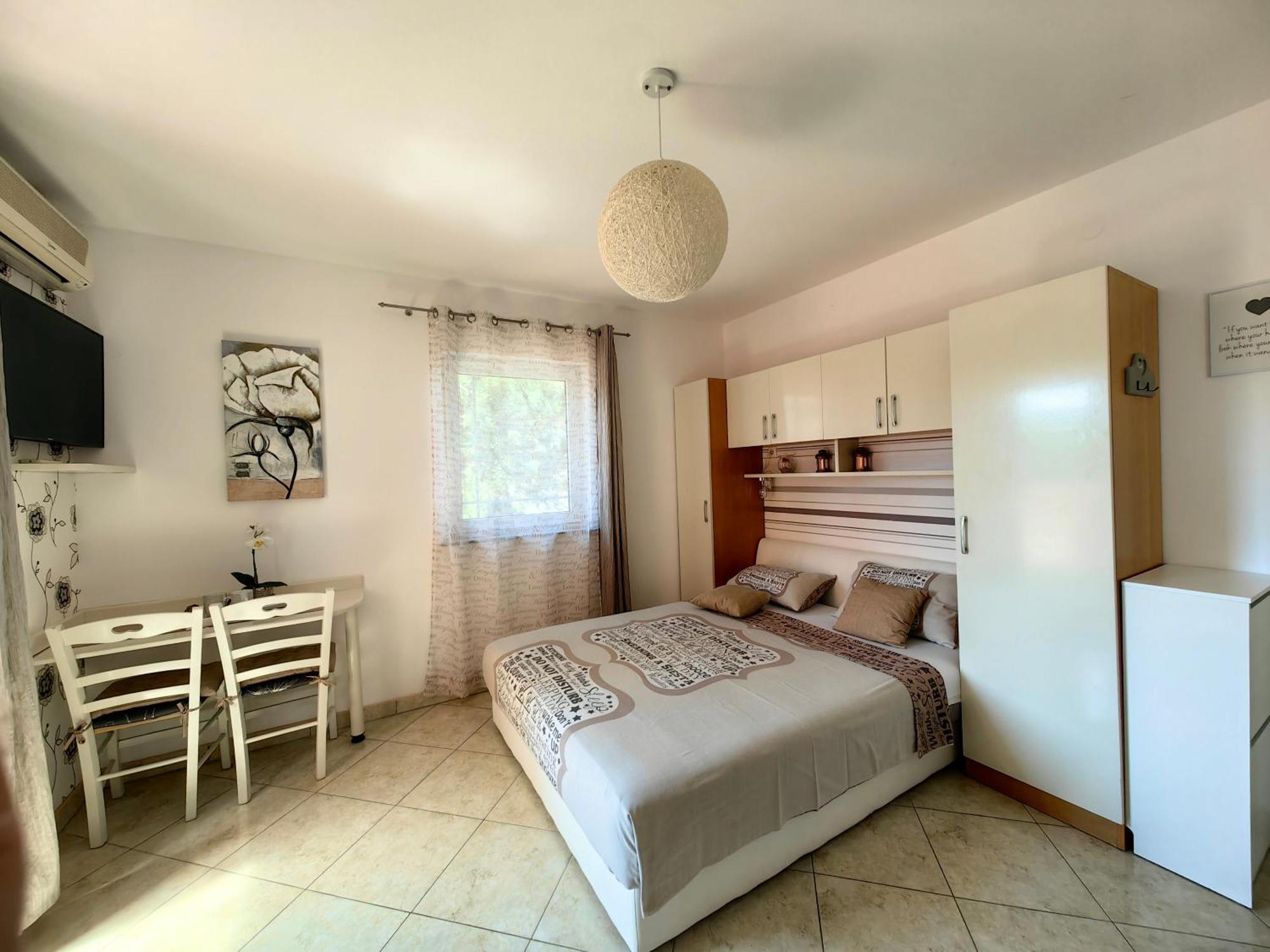 Apartments Lea With Pool Malinska Exterior photo