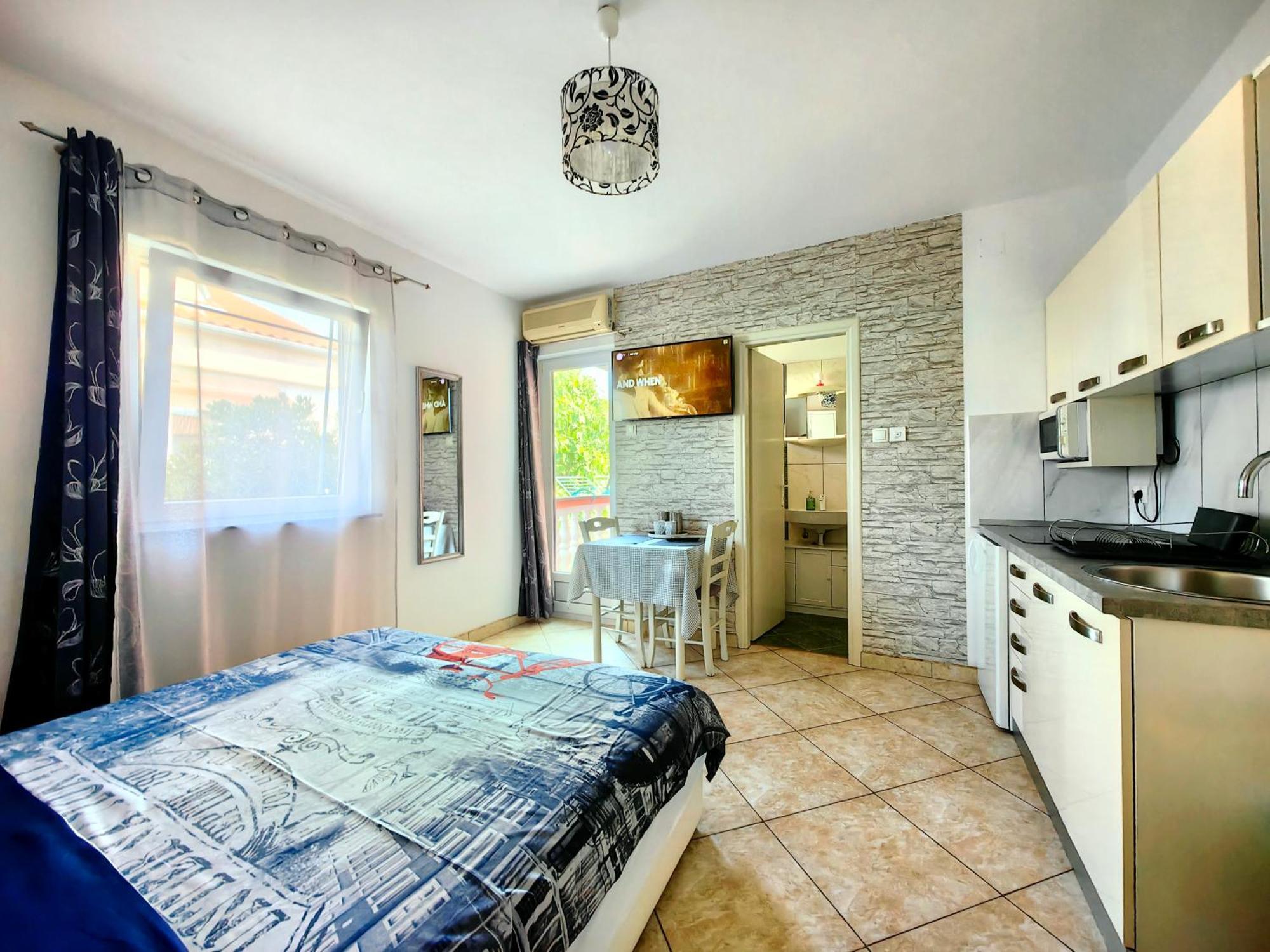 Apartments Lea With Pool Malinska Exterior photo