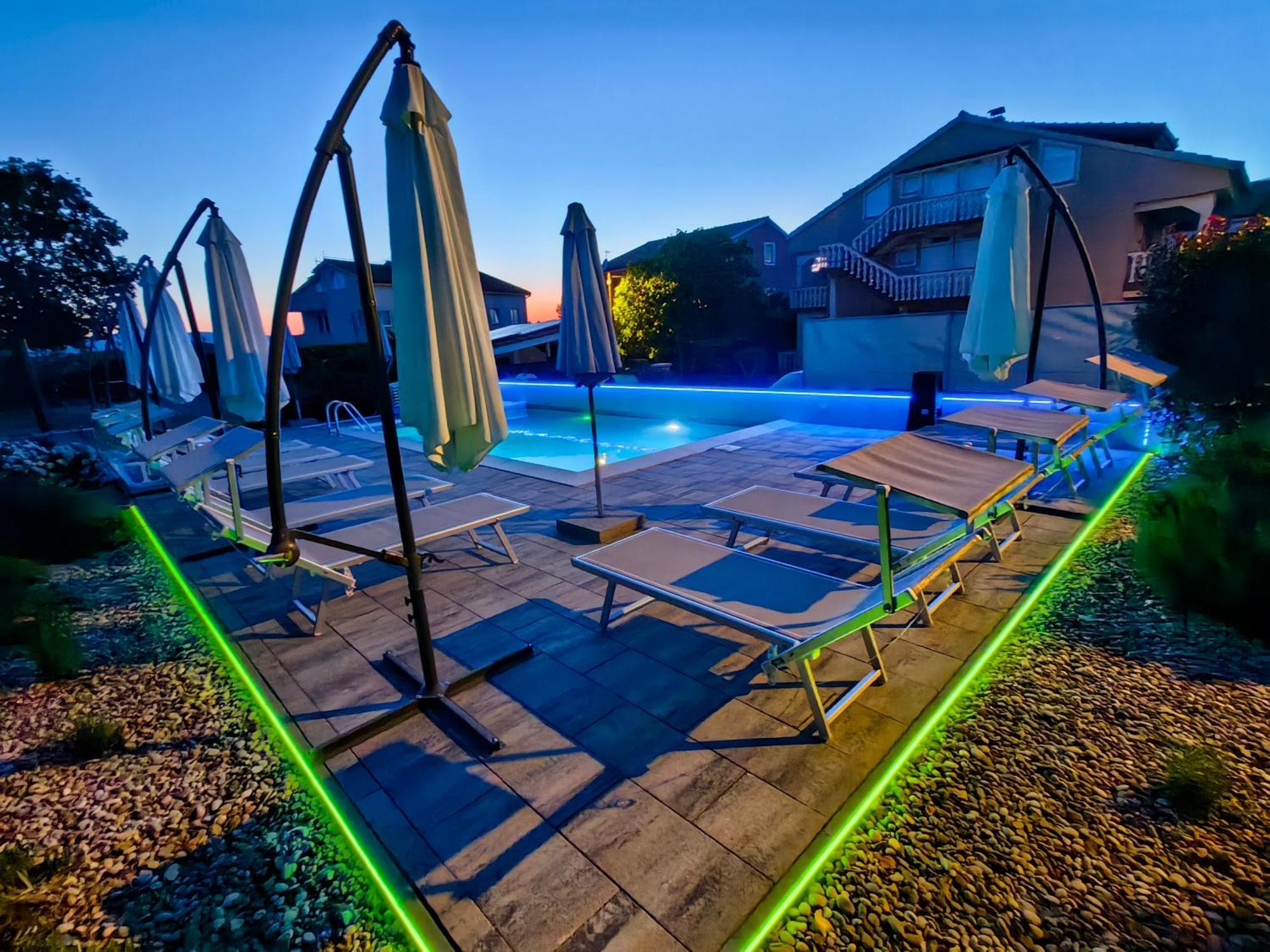 Apartments Lea With Pool Malinska Exterior photo